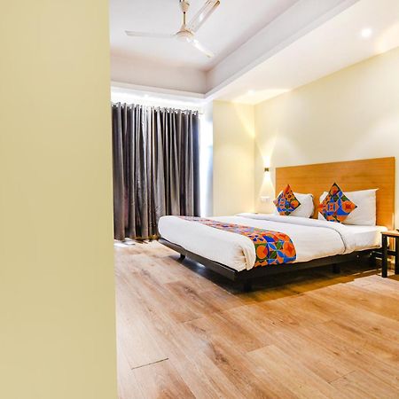 Super Townhouse Suncitel Near Kolkata Airport Dam Dam Bagian luar foto
