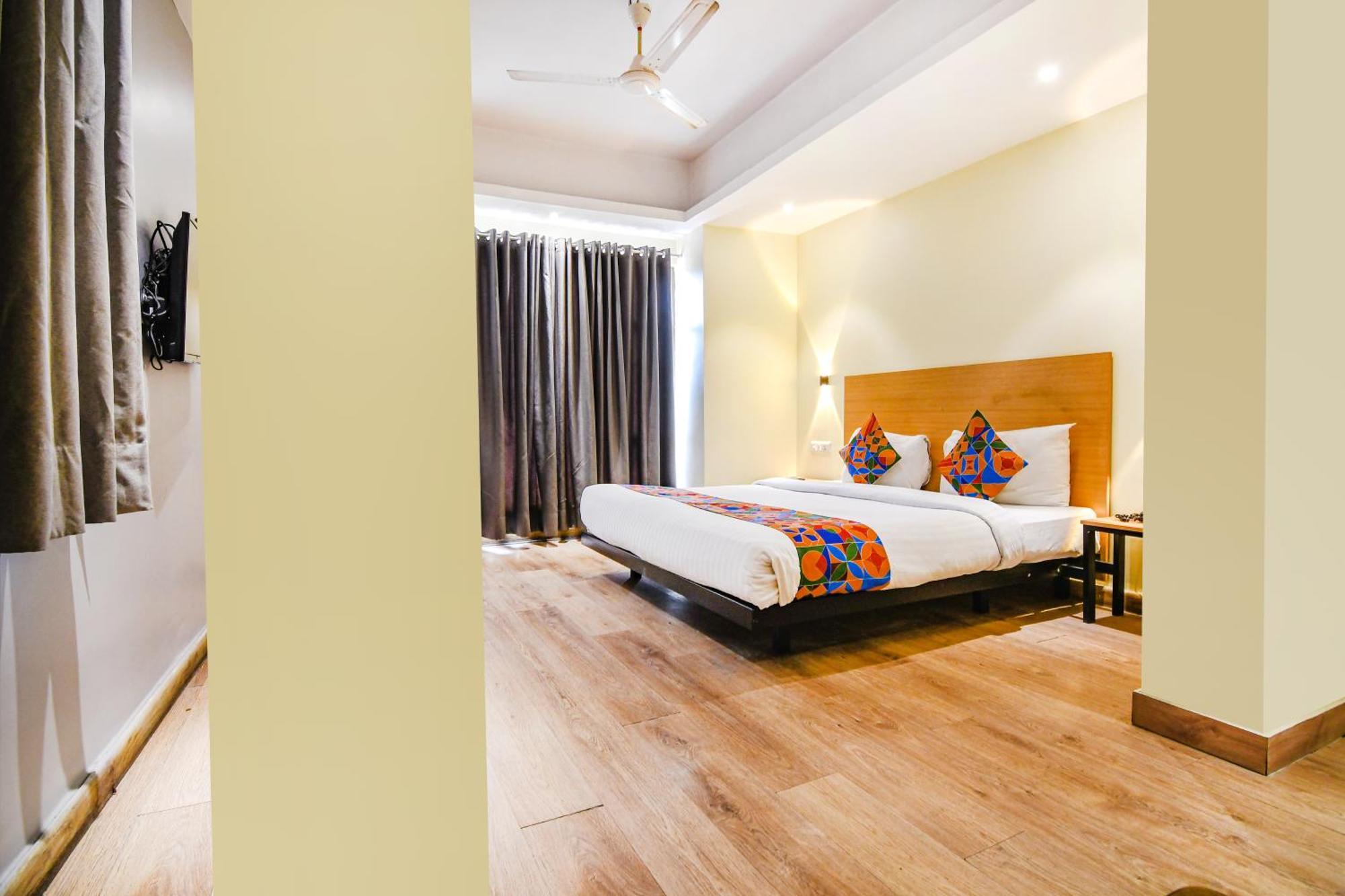Super Townhouse Suncitel Near Kolkata Airport Dam Dam Bagian luar foto