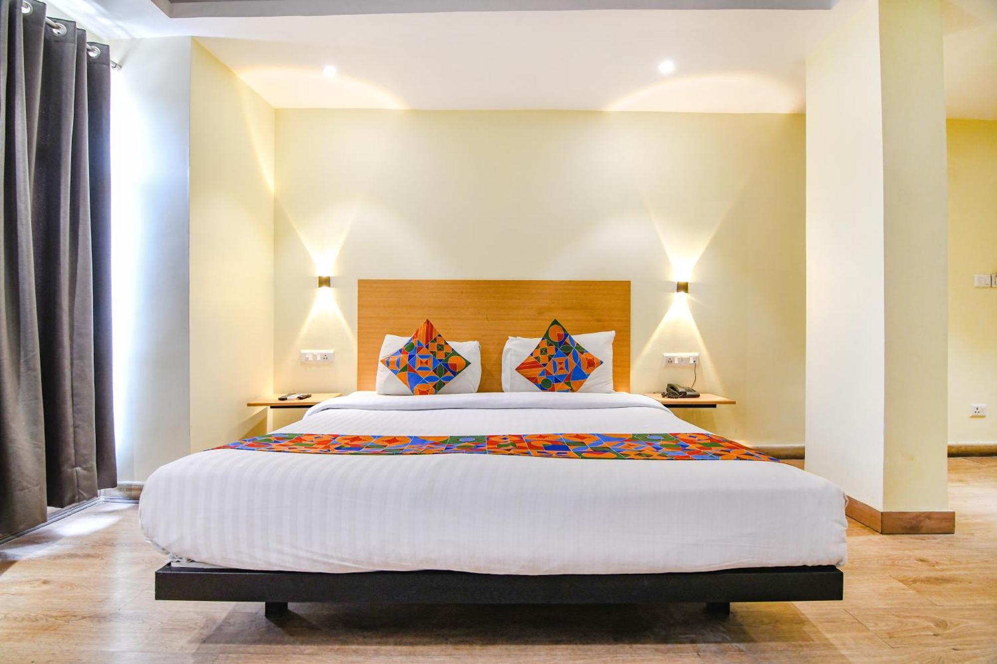 Super Townhouse Suncitel Near Kolkata Airport Dam Dam Bagian luar foto