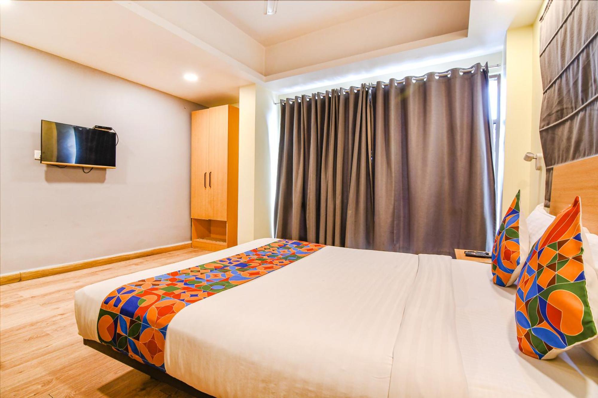 Super Townhouse Suncitel Near Kolkata Airport Dam Dam Bagian luar foto